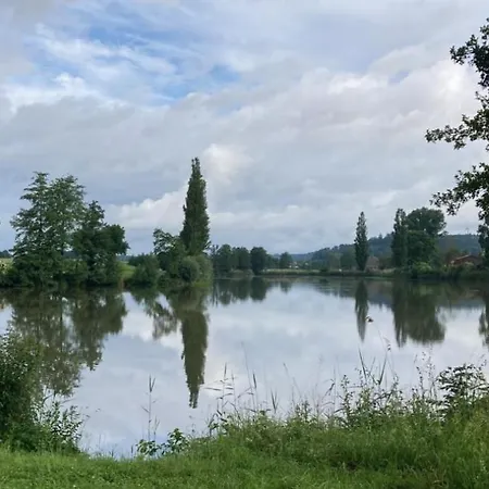 Σπίτι διακοπών Kubisches Freistehendes Mit Blick Auf Einen Weiher